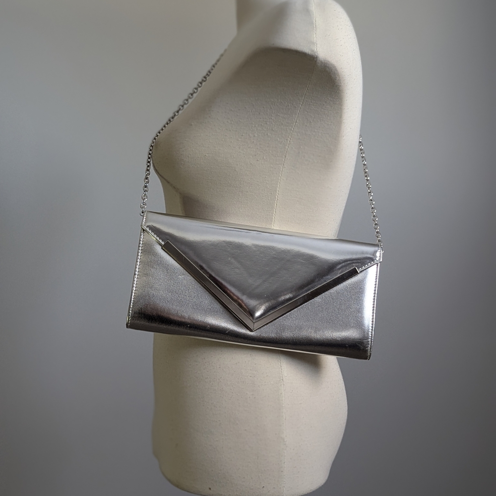 Vintage Silver Metallic Envelope Clutch Purse Matrix Chain Strap Y2K Prom Bag